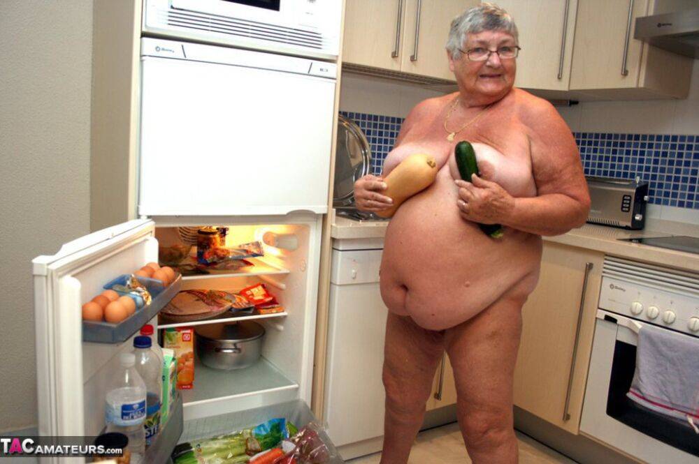 Fat UK nan Grandma Libby gets completely naked while cleaning her kitchen - #8