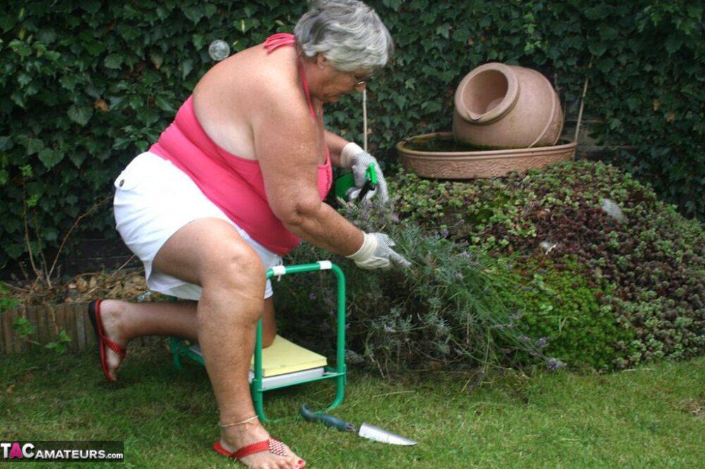 Fat nan Grandma Libby bares her huge ass before licking a nipple in her yard - #14