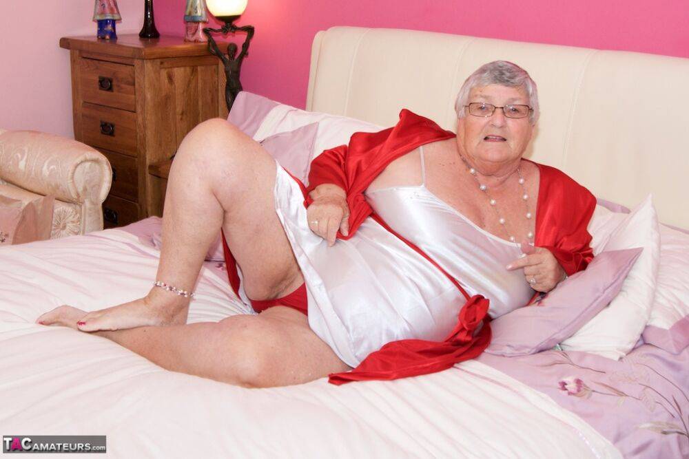 Obese nan Grandma Libby toys her pussy on the bed with her glasses on - #3