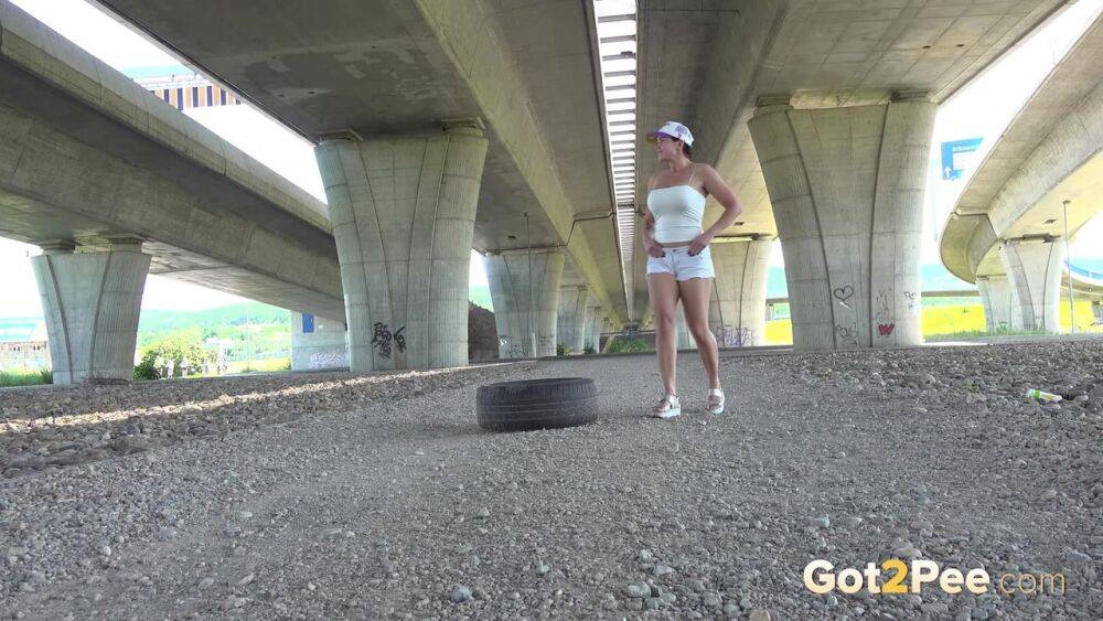 Short taken girl Chloe Lamour takes a badly needed piss underneath an overpass - #15