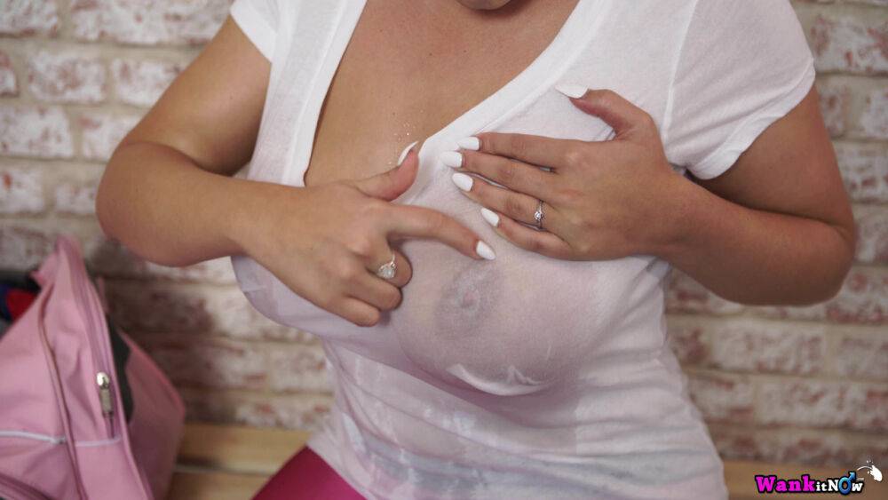 Amateur model Cherry Blush frees her knockers from a wet T-shirt - #9