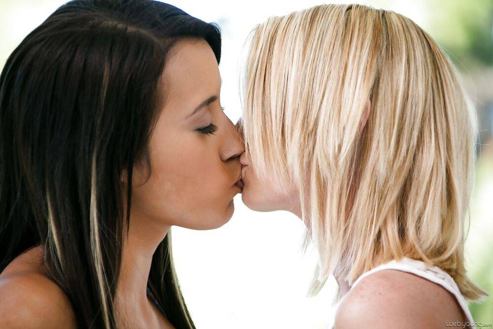 Teen dykes Sammie Daniels and Marina Angel tongue each others assholes - #7