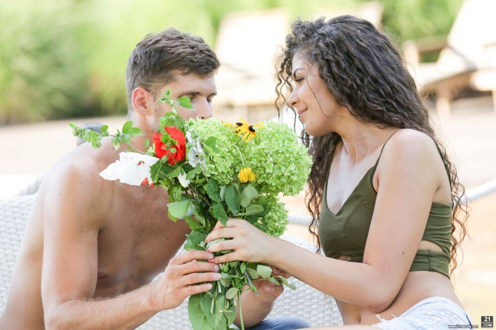 White girl with wavy hair fucks a guy on the patio after receiving flowers - #2