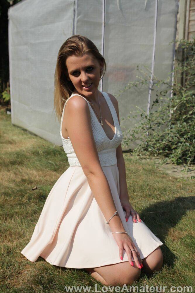 First timer Kaylee unzips a white dress to get naked in the backyard - #10