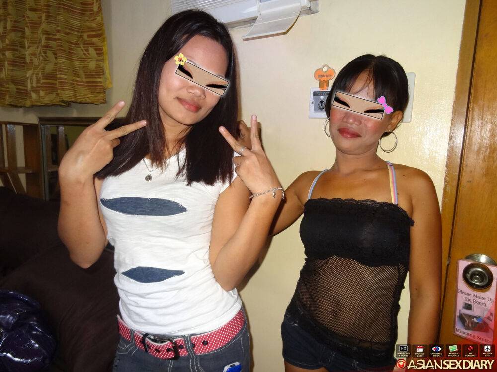 2 Filipina best friends freelancing in Manila getting dirty with white male - #4