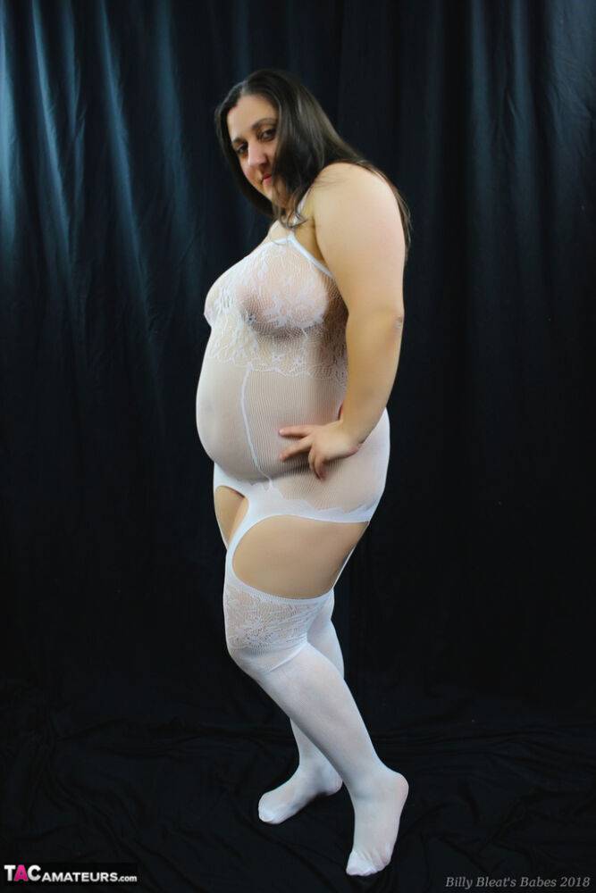 Fat amateur Kimberly Scott shows her snatch in white lace attire - #16