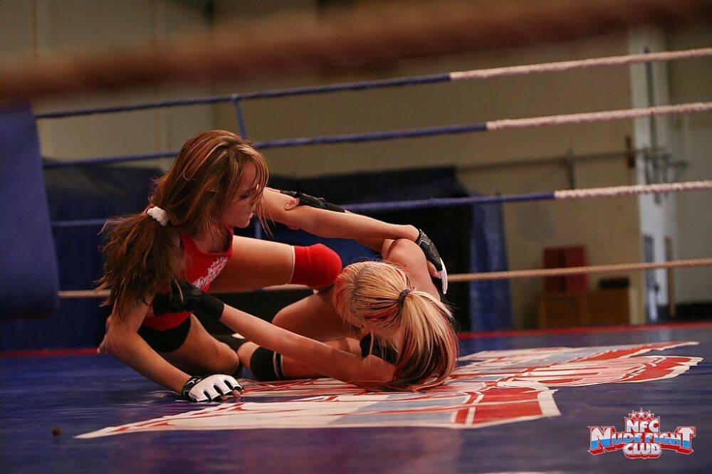 Sporty lesbian chicks have some non nude catfight fun in the ring - #13