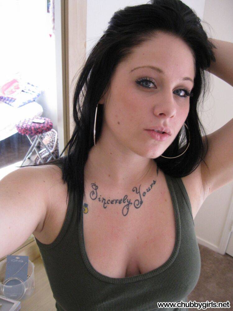 Dark haired amateur pulls out her big naturals and licks her nips in selfies - #1