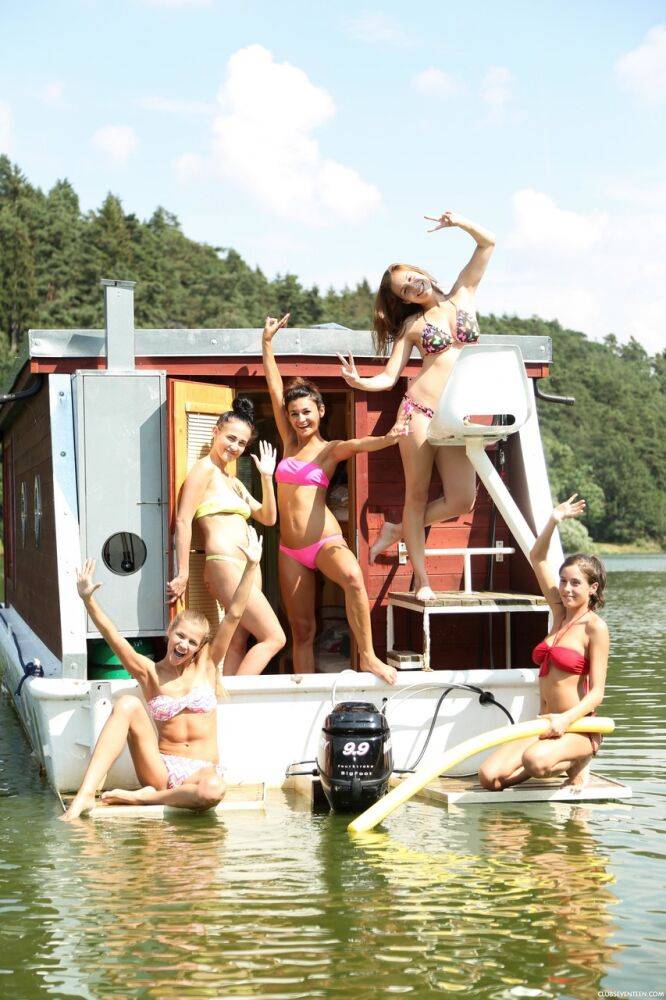 Sexy Czech teen Sara Kay & her GFs teasing all nude at a wild beach party | Photo: 3880784