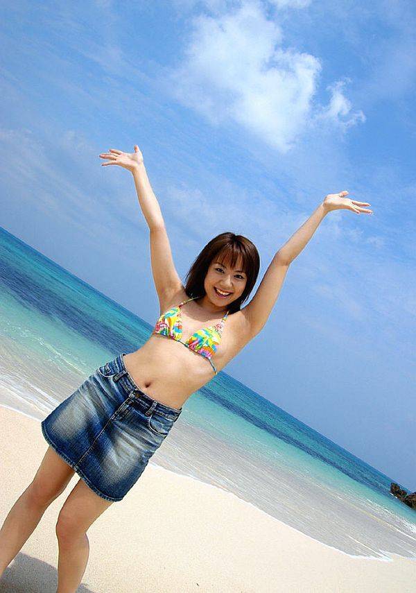 Japanese teen Chikaho Ito models non nude at the beach in a bikini - #1