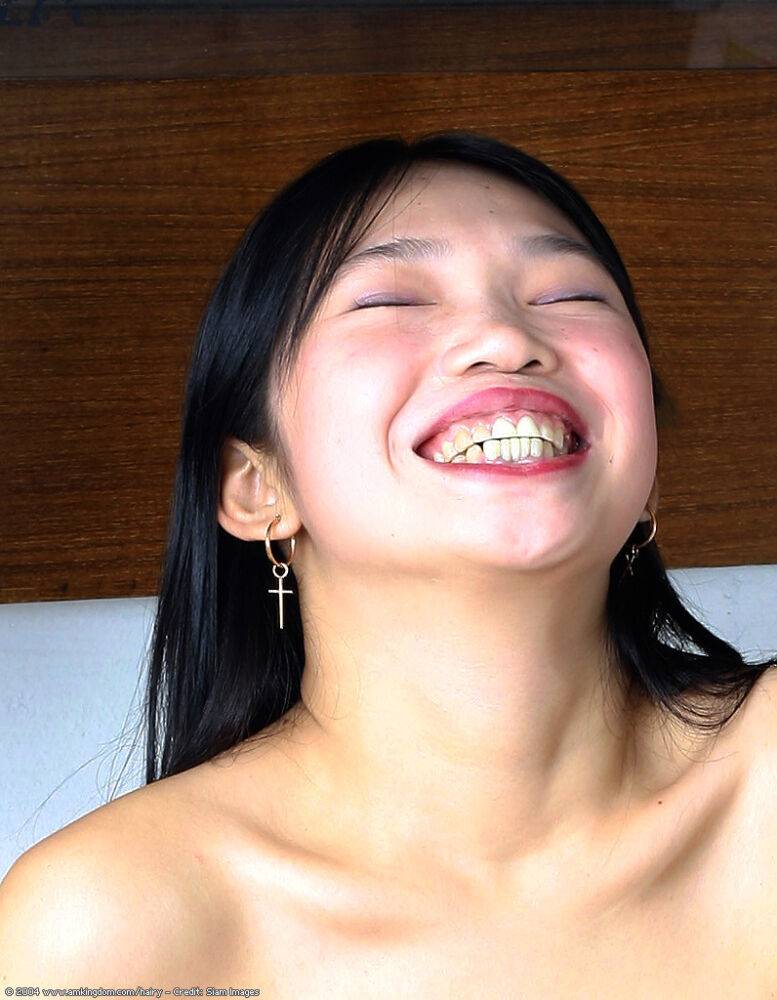 With a big piece of produce amateur Asian Diep stroked her hairy pussy - #9