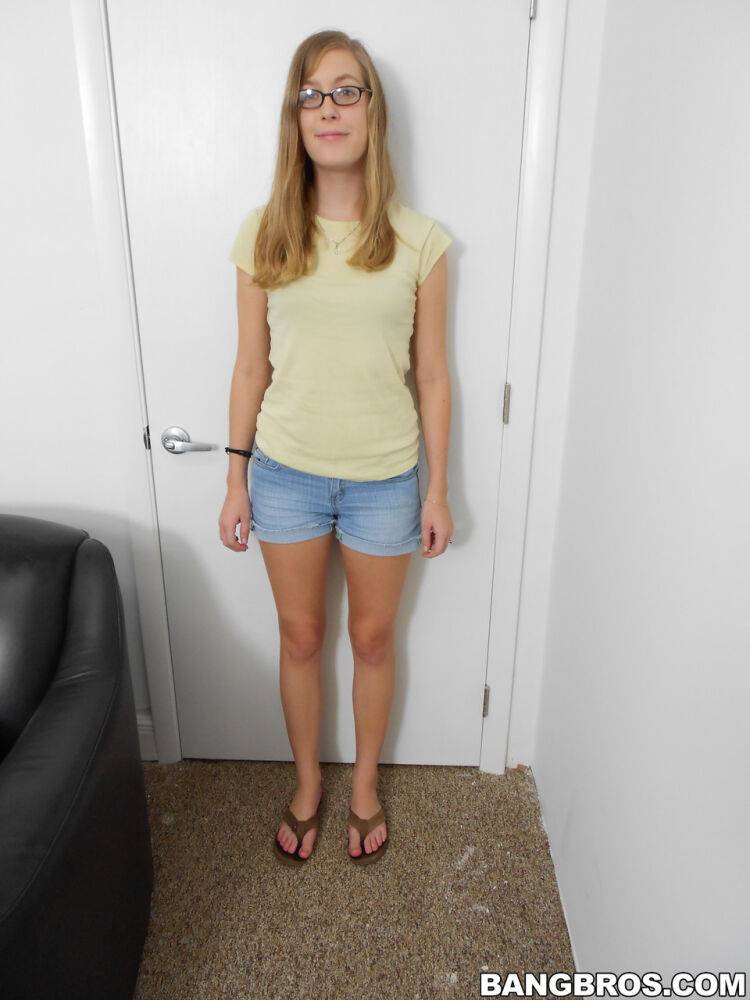 Sexy teen Amber showing her tiny tits & her big ass on her first casting day | Photo: 3948091