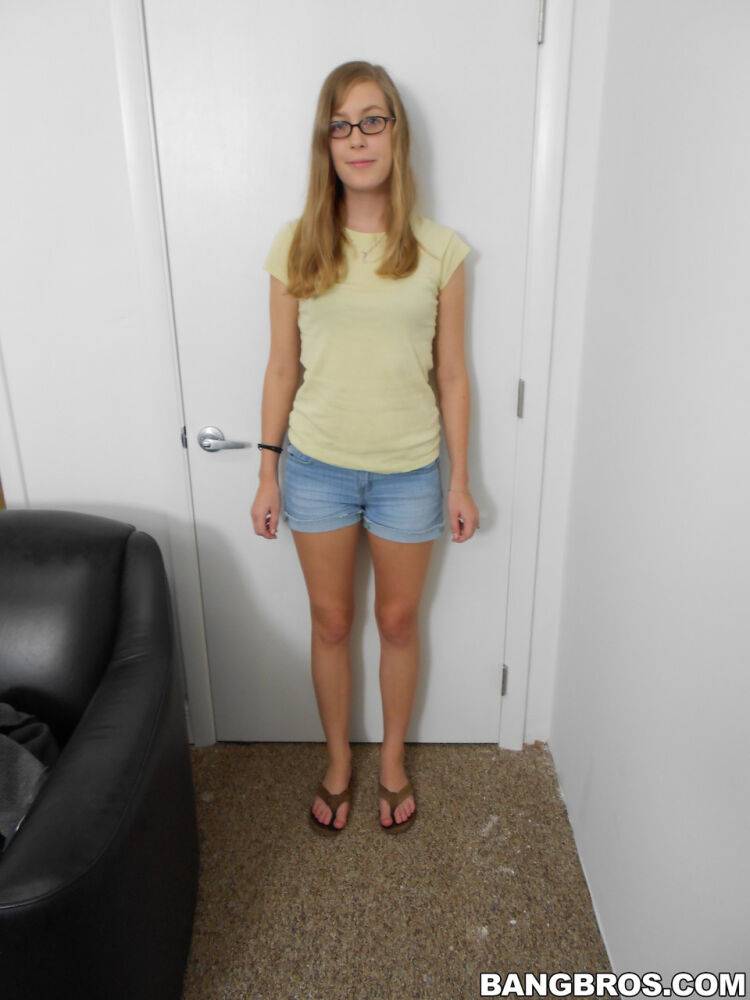 Sexy teen Amber showing her tiny tits & her big ass on her first casting day | Photo: 3948095