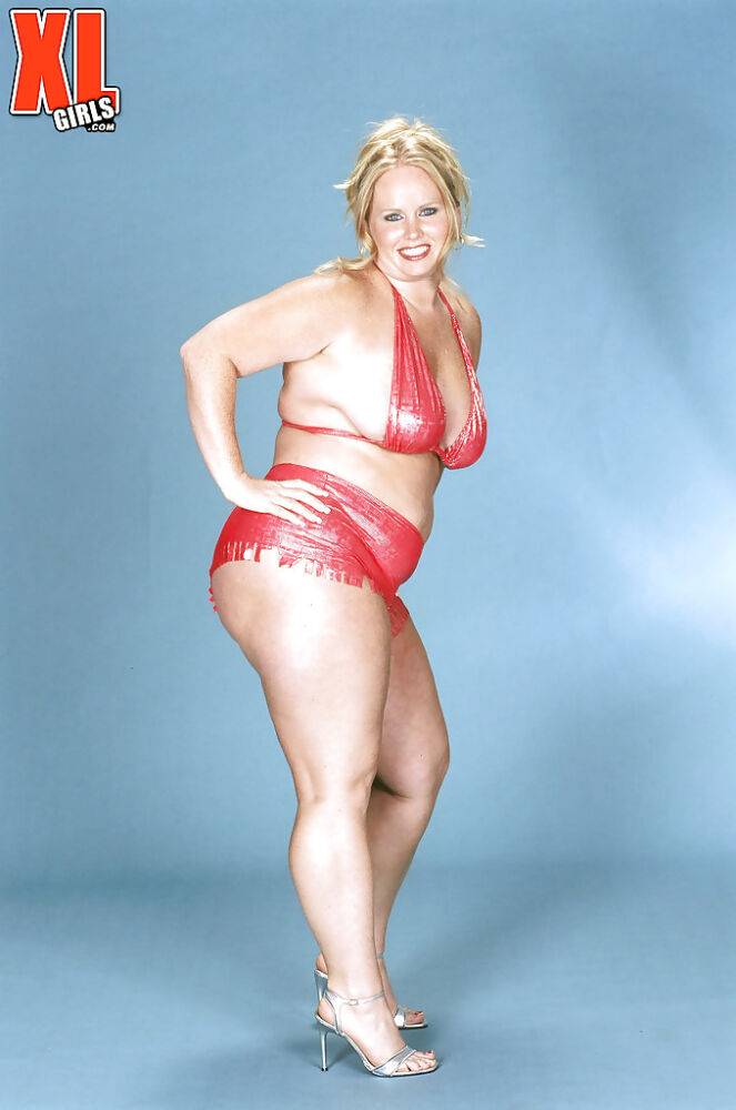 Blonde BBW Kaitlin Klien showing off fat ass and big saggy tits outdoors - #16