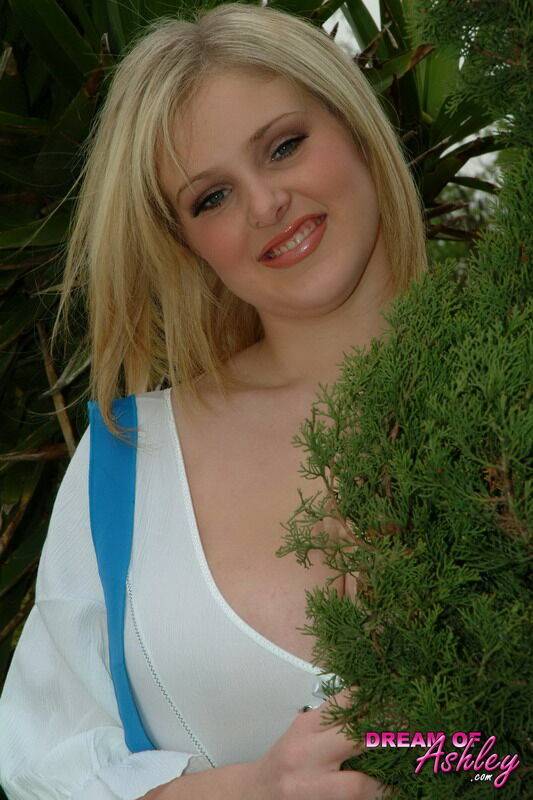 Amateur big tit blonde Ashley Sage Ellison gets naughty in the nature | Photo: 4078703