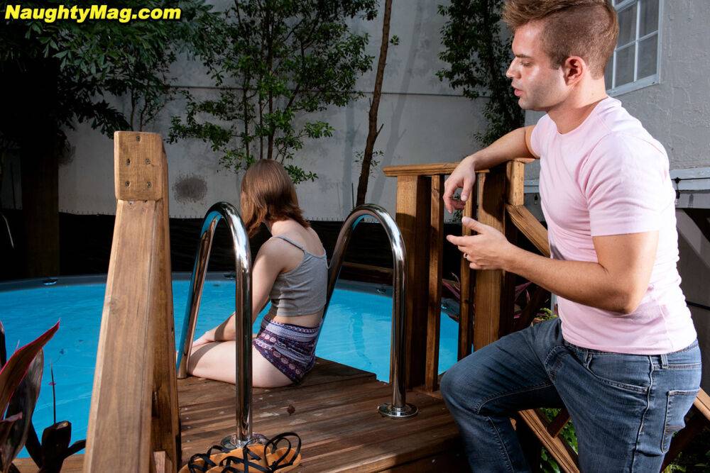 Amateur girl Dakota Burns gives her boyfriend a blowjob by a backyard pool - #4