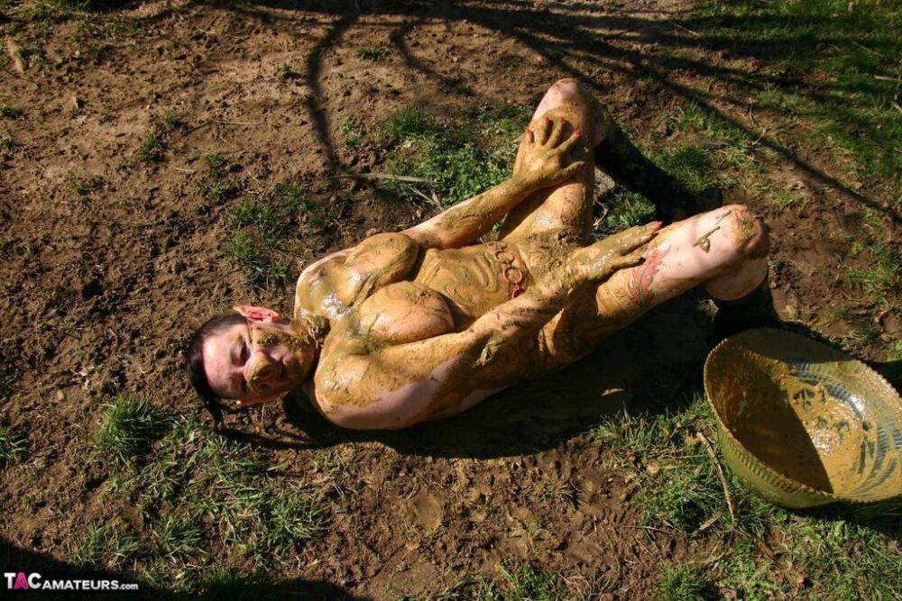 Thick amateur Mary Bitch drinks her own pee while playing in mud like a sow - #10