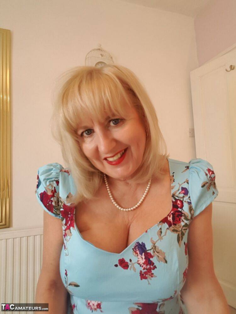 Classy mature Lorna Blu hiking dress to spread pussy lips & pinching nipples | Photo: 4339188