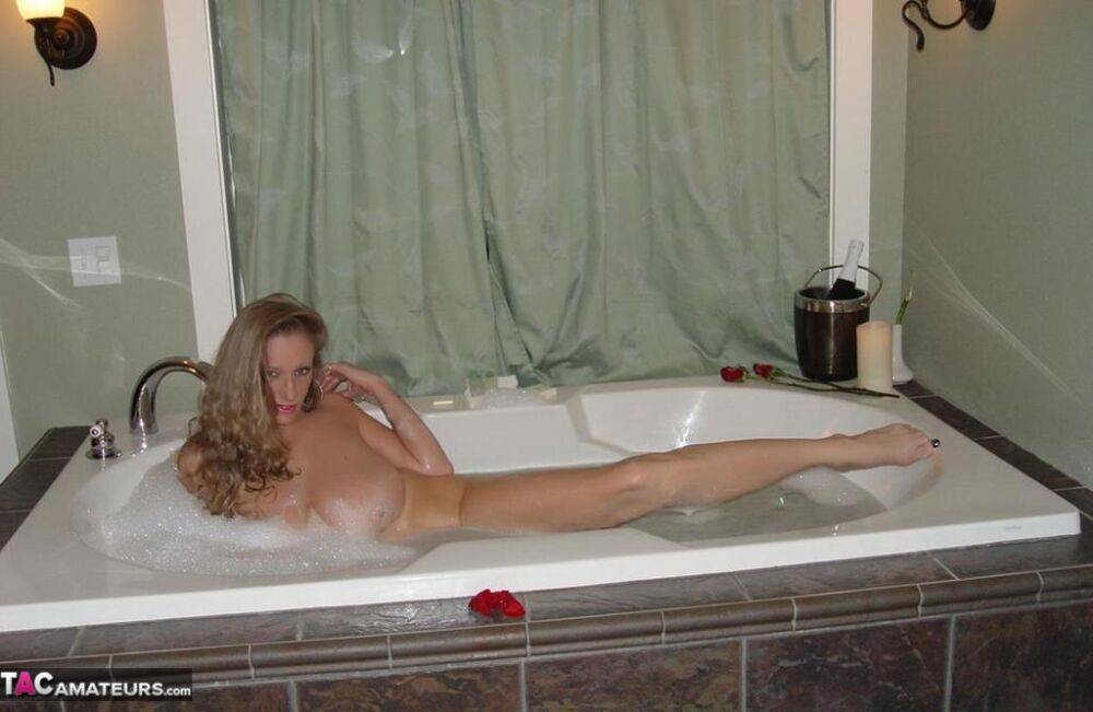 Amateur chick Awesome Ashley takes a bubble bath after POV sex - #1