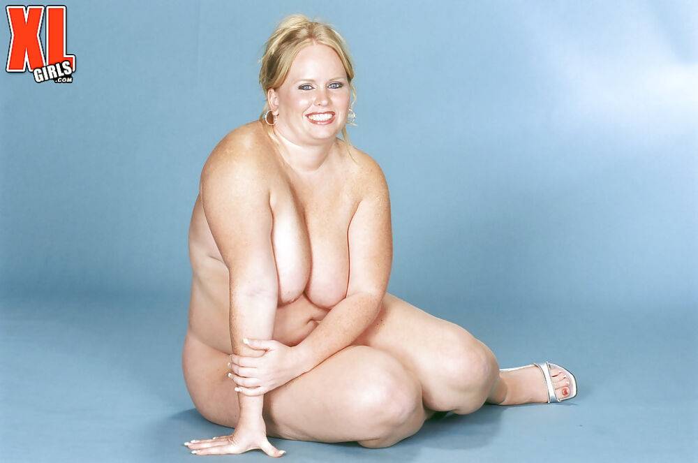 Blonde fatty Kaitlin Klien unleashing large saggy boobs before masturbating - #5