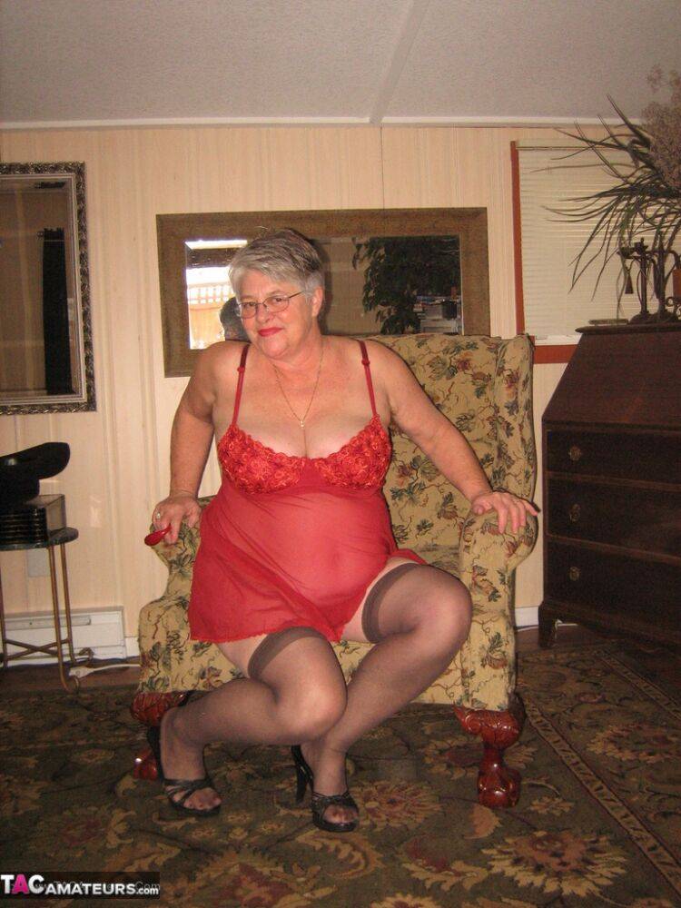 Old woman Girdle Goddess slips off red lingerie to get naked in stockings - #14