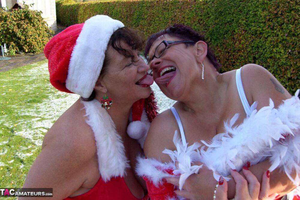 Fat amateur Warm Sweet Honey engages in outdoor lesbian sex at Christmas - #11