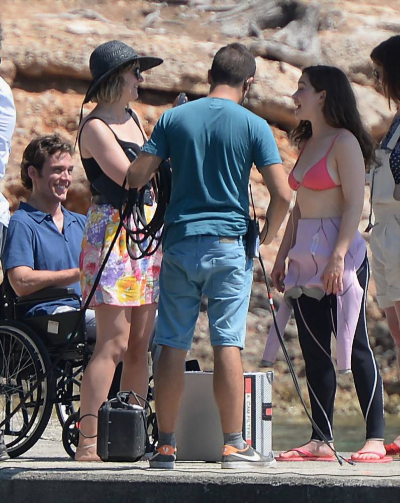 Emilia clarke shows off her curvy bikini body at the beach while filming me befo - #15