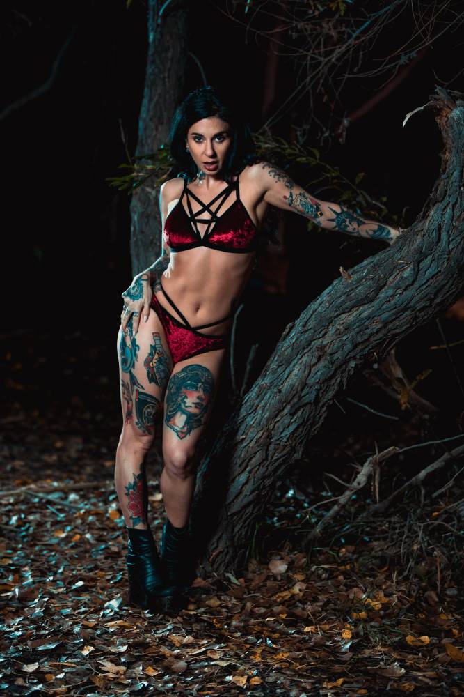 Inked Bitch Gives Head And Gets Fucked In The Woods - #3