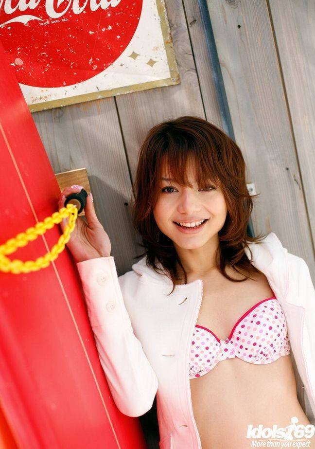 Pretty asian tina yuzuki strips and shows her body - #2