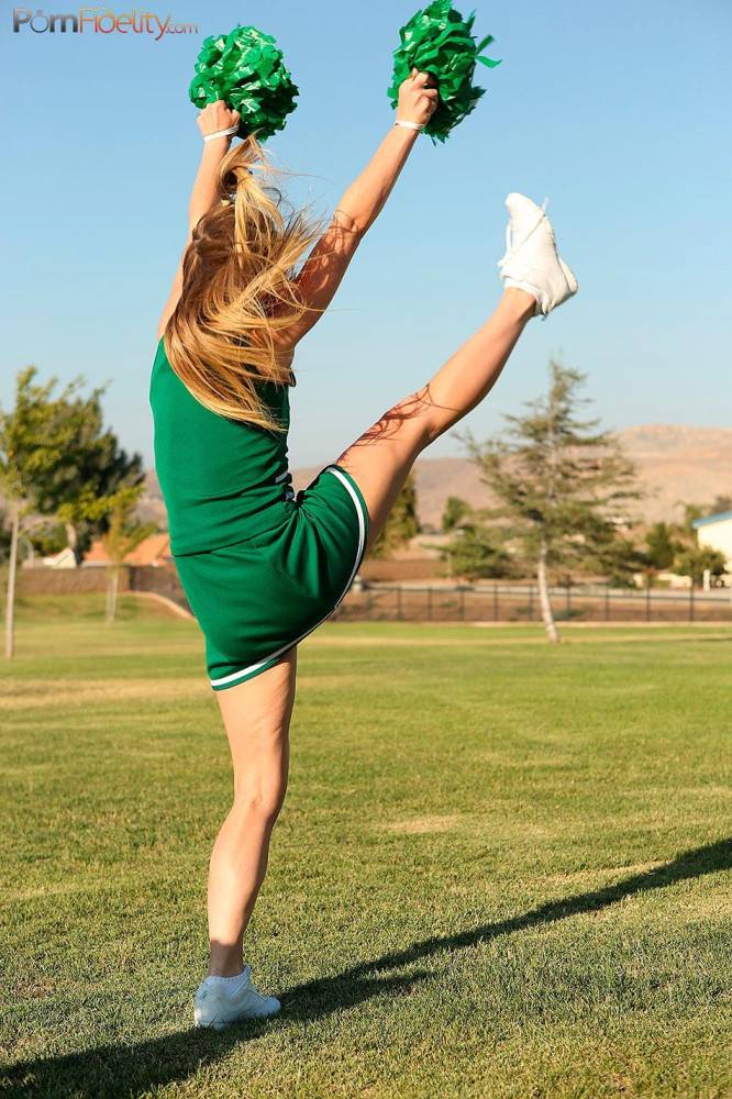 Nicole clitman is crazy cheerleader - #1