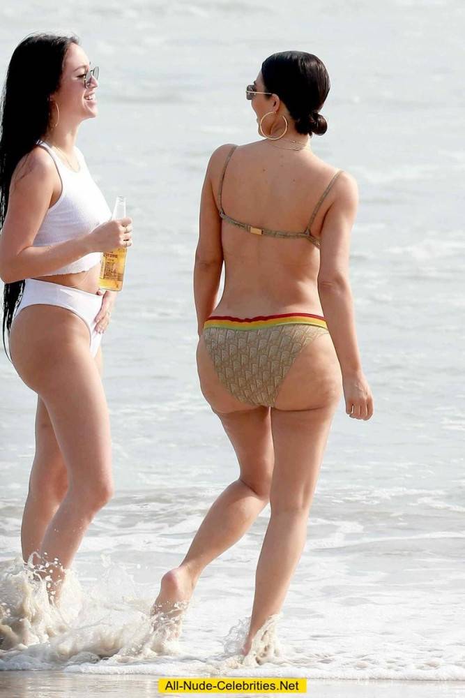 Celebrity kim kardashian posing in bikini on beach - #3