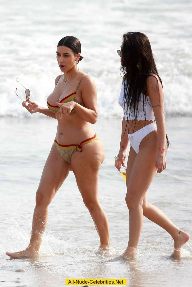 Celebrity kim kardashian posing in bikini on beach - #11