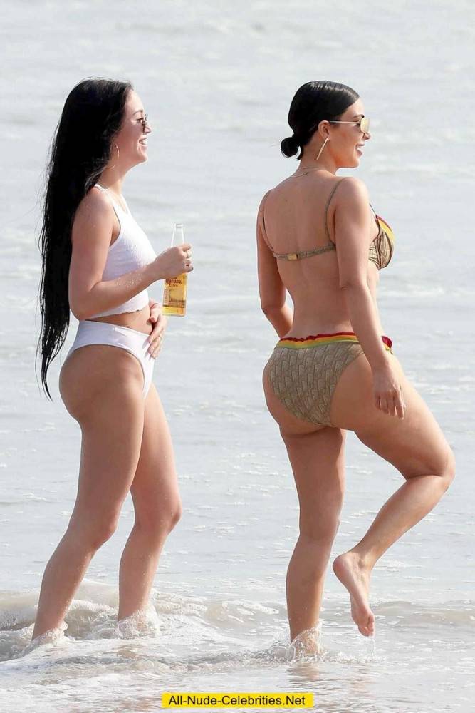 Celebrity kim kardashian posing in bikini on beach - #6