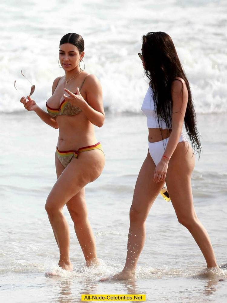 Celebrity kim kardashian posing in bikini on beach - #9