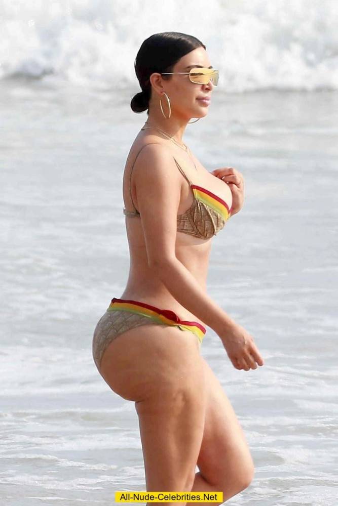 Celebrity kim kardashian posing in bikini on beach - #1