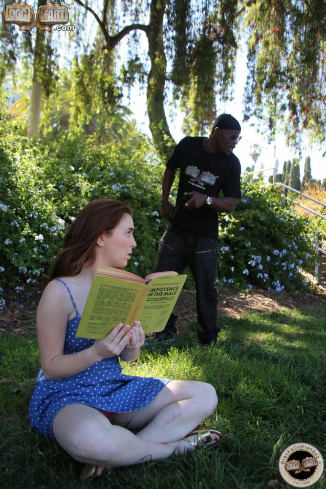 Spoiler Alert: This Is Jessie Parker's FIRST EVER Interracial Gangbang. Jessie Parker Is In The Park Reading Up About Male Impotence-that's Something Her Boyfriend Is Suffering From. - #1
