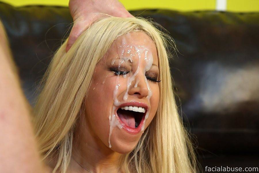Busty blonde pornstar gina lynn does rough deep throat blowjob | Photo: 4968584
