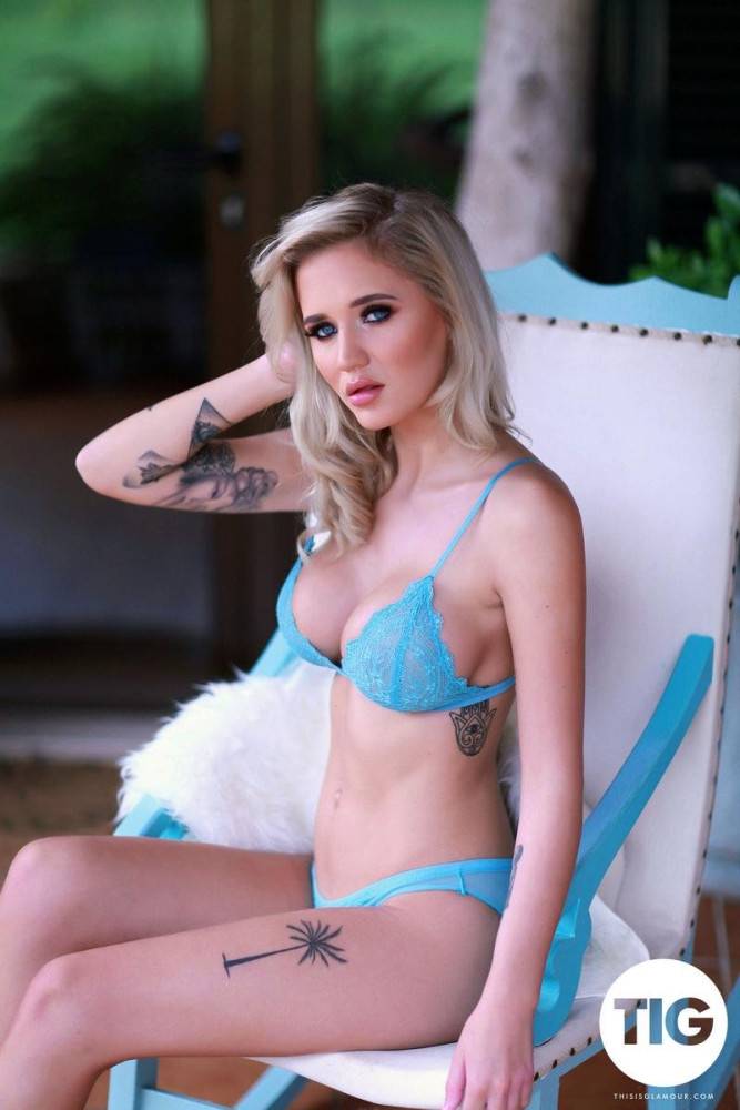 Che Mcsorley Shooting In Sexy Blue Lingerie - #4