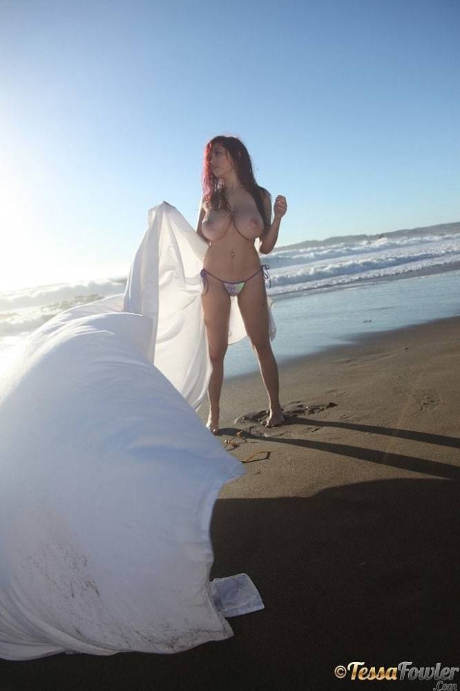 Attractive american pornstar Tessa Fowler in hot posing on the beach - #15