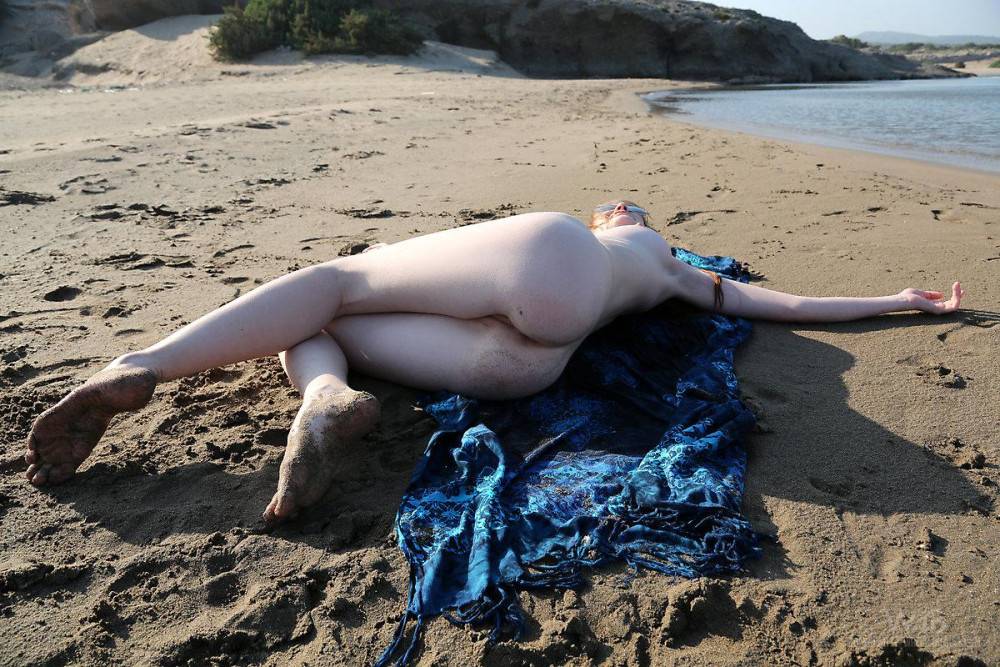 Emily Bloom Goes To The Beach And Shows Off Her Perfect Teen Bod In Its Full Glory - #7