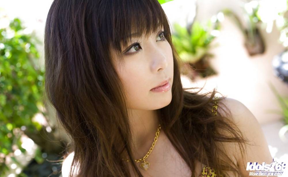 Alluring japanese babe Aya Hirai in sexy posing gallery - #5
