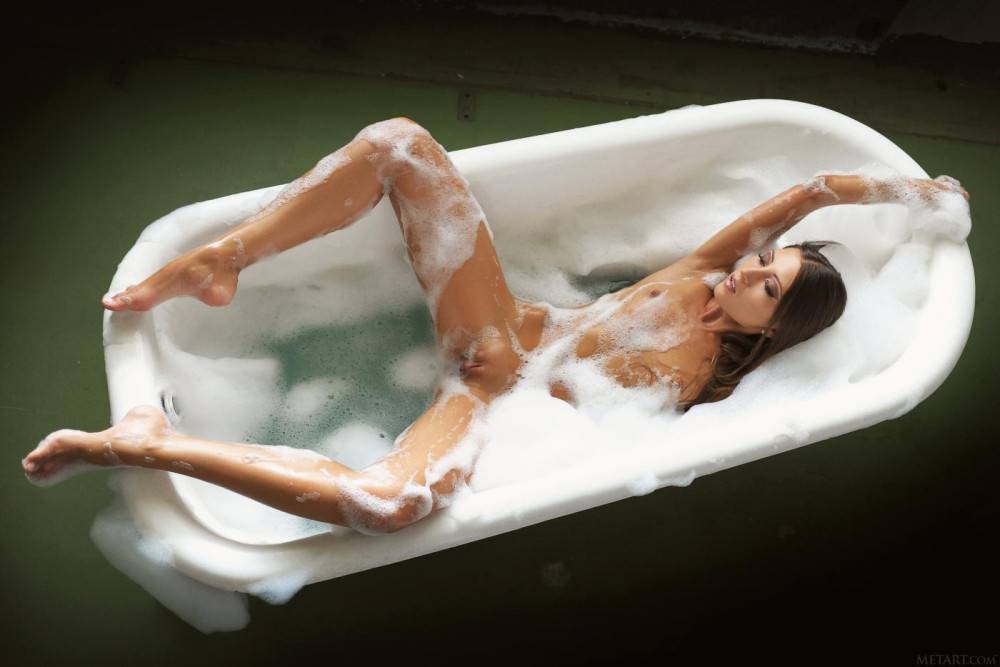 Perfect Babe Emilia Sky Takes A Sensual Bath Alone And Flaunts Her Absolutely Impeccable Body - #12