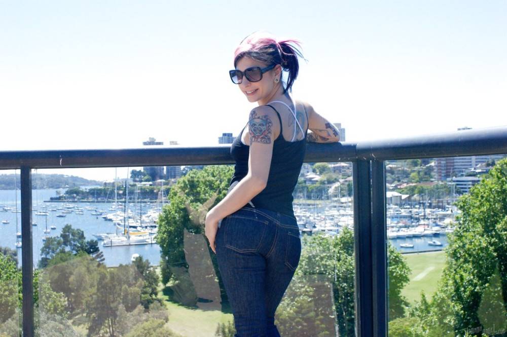 Hot american milf Joanna Angel in jeans revealing big boobies and hot ass outdoor - #2
