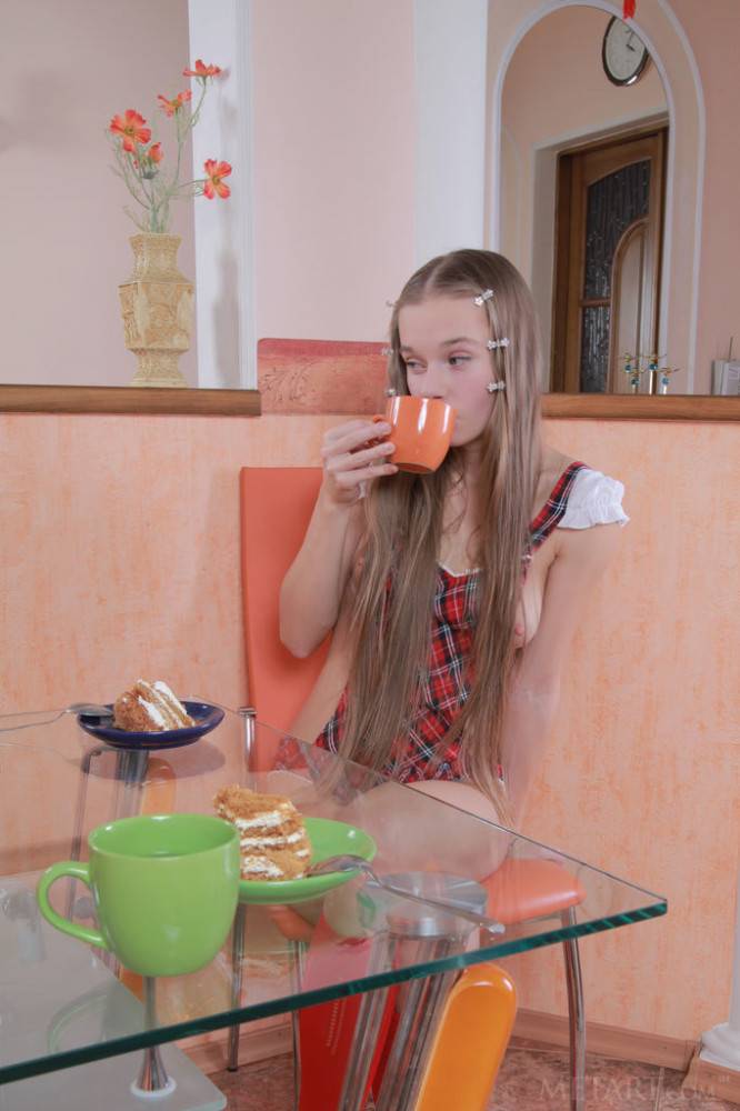 Luscious teen Milena D is foot fetishist in kitchen - #9