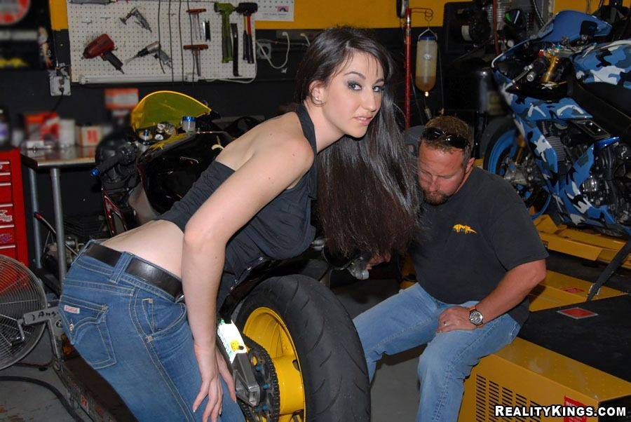 Hot Bodied Tattooed Brunette Natalie Minx With Wonderful Tits Gets Boned In The Garage - #2