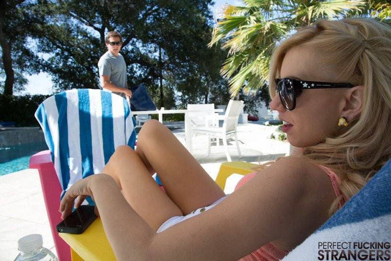 Topless Blonde Lexi Belle Is Giving Head By The Pool. She Is In The Mood For Oral Sex. - #5