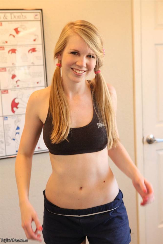 Blonde Teen Babe Taylor True Works Out And Shows Us Her Bod In Her Workout Clothes - #12