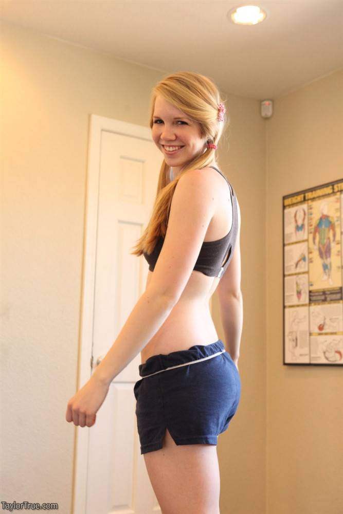 Blonde Teen Babe Taylor True Works Out And Shows Us Her Bod In Her Workout Clothes - #13