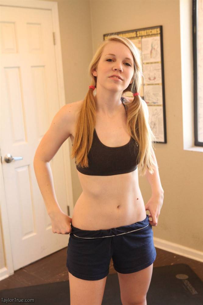 Blonde Teen Babe Taylor True Works Out And Shows Us Her Bod In Her Workout Clothes - #9