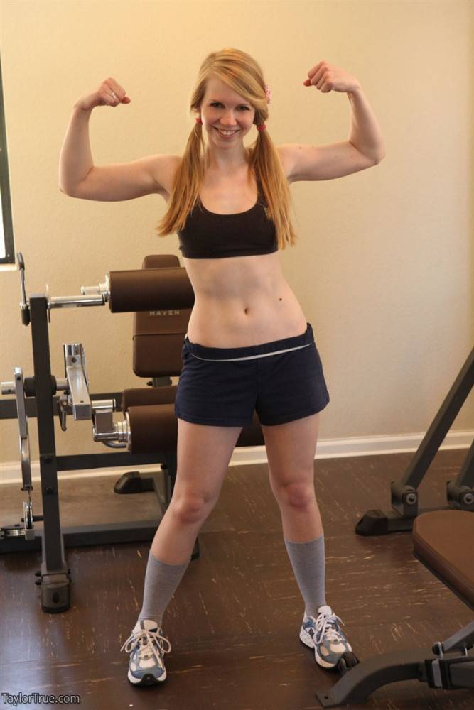 Blonde Teen Babe Taylor True Works Out And Shows Us Her Bod In Her Workout Clothes - #7